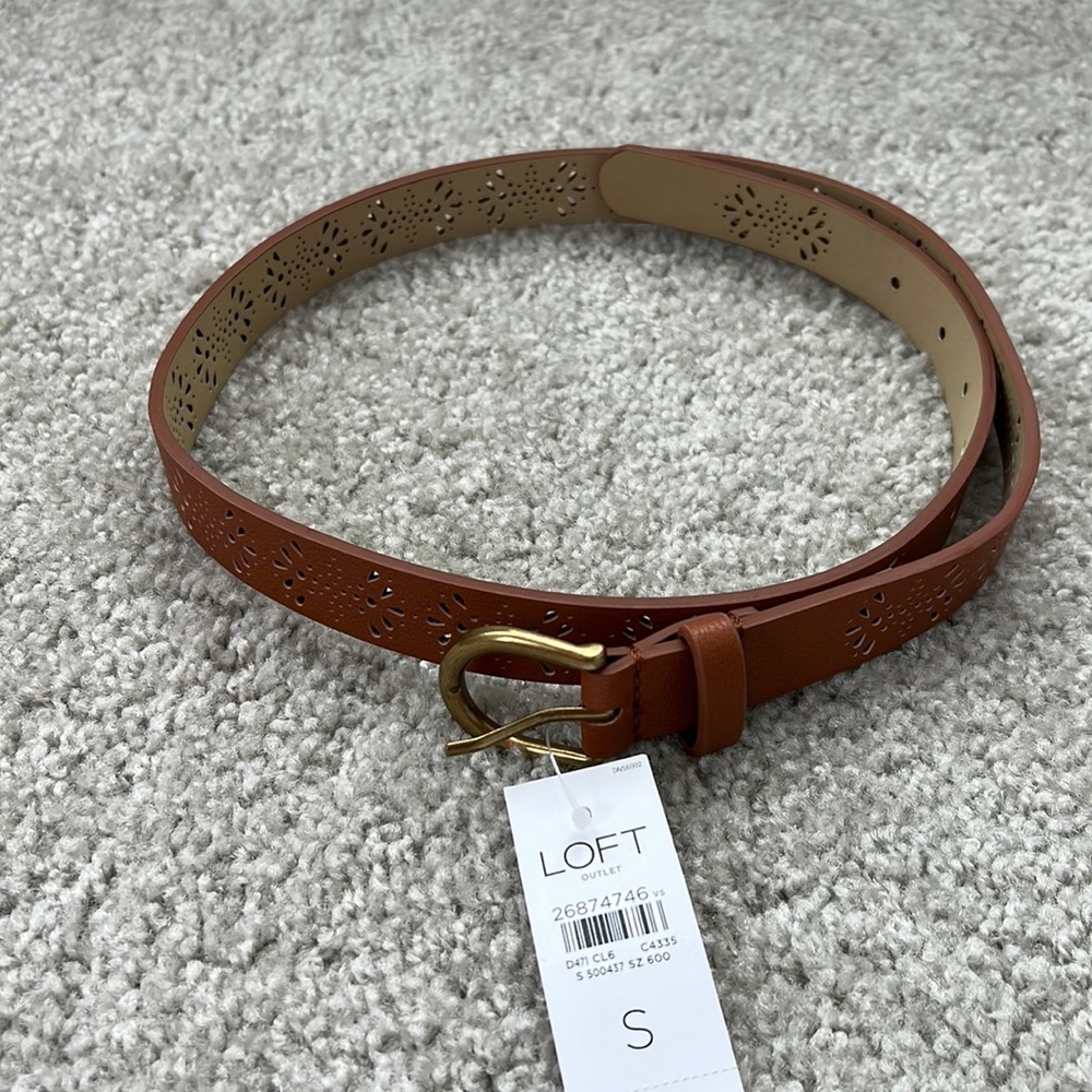 Loft gold buckle belt